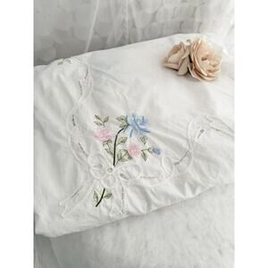 Vintage White cotton Battenburg lace tablecloth 96 x 60 embroidered flowers